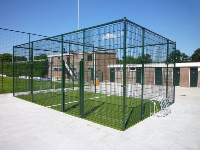 Pannaveld hekwerk van staal met gaas