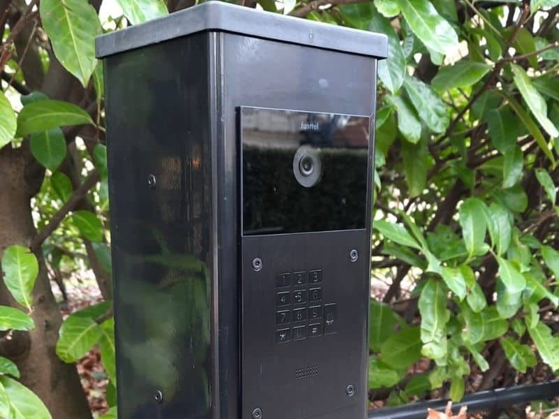 Fasttel intercom met codepaneel in Bloemendaal
