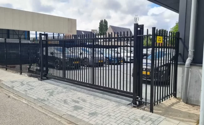 Spijlenhekwerk vierkante spijlen